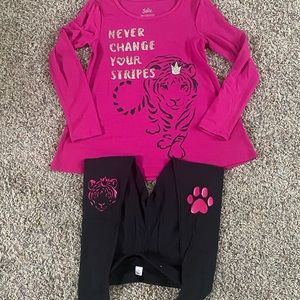 Justice 2-piece tunic/legging, tiger glitter, size 10